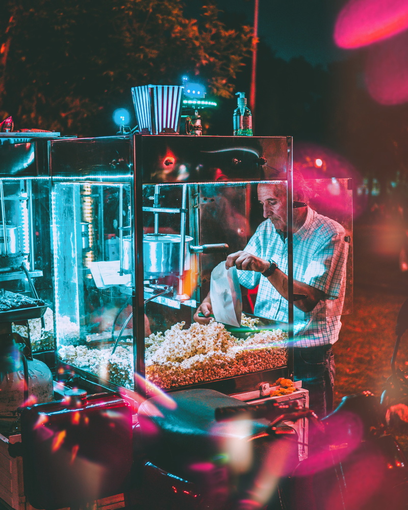 working, men, night, popcorn, 4K, bokeh