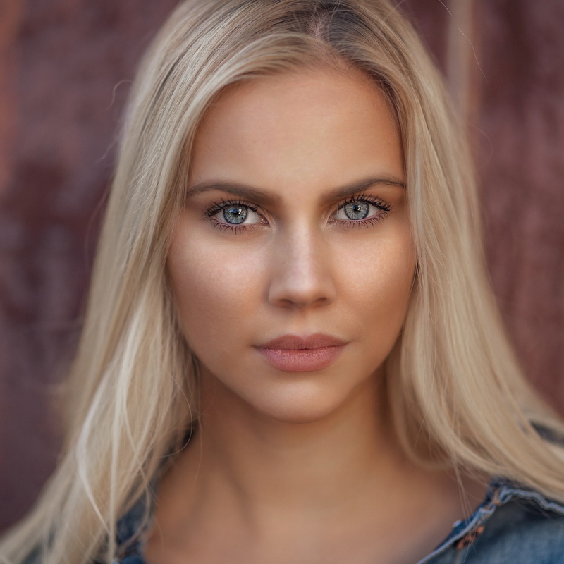 blue eyes, mouth, blonde, girl, juicy lips, model, looking at viewer, actress, simple background, looking at camera, depth of field, portrait, Claire Holt