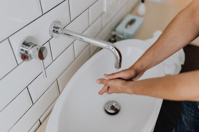 indoors, human body part, tap, washroom, domestic bathroom, faucet, man, hands, human hand, 5K, bathroom, one person, home, bodycare, water, male, cleanliness