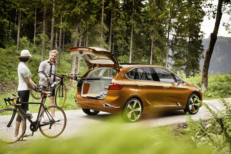 motor vehicle, 1080P, nature, people, leisure activity, men, tree, two people, tourer, day, plant, land vehicle, car, travel, adult, mature adult, mode of transportation