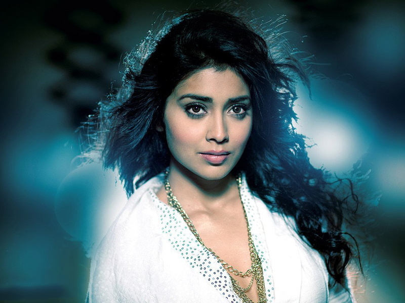 real people, shriya, hairstyle, young adult, portrait, white, headshot, indoors, hair, front view, young women, black hair, saran, beautiful people, 480P