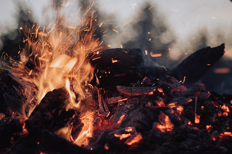orange Color, glowing, smoke - Physical Structure, fire - Natural Phenomenon, cooking, coal, red, campfire, camping, fire, wood - Material, firewood, coals