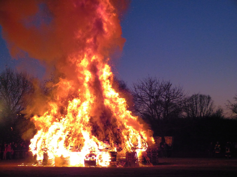 warm, sign, accidents and disasters, heat - Temperature, sky, destruction, no people, fire - Natural Phenomenon, spark fire, burn, hell, winter drive, flame