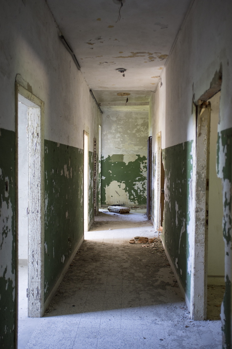 brick, grungy, empty, ceiling, obsolete, building, built structure, cement, broken, wall - building feature, grunge, arcade, vintage, architecture, inside