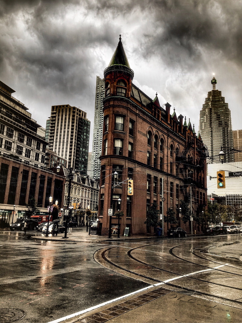 Toronto, city, building, wet, road marking, architecture, Vintage, rainy season, road, sky, nature, transportation, outdoors, street, Flatirons, incidental people
