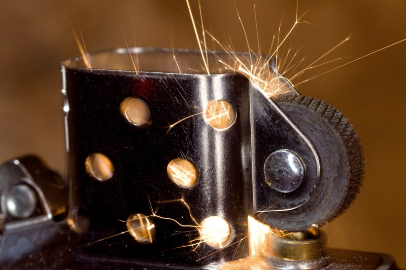 zippo, glowing, arts culture and entertainment, 1080P, food and drink, gold colored, head, sparks, technology, no people, burning, metal, studio shot