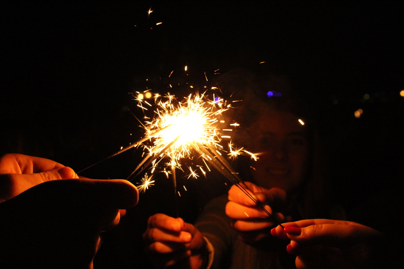 illuminated, star, event, burning, bill, dark, arts culture and entertainment, glowing, fire, hot, 5K, night, birthday, spray, finger, prost, new years day