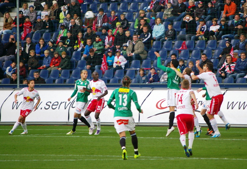 uniform, motion, spectator, stadium, sports, leisure activity, players, sport, outdoors, group of people, playing, match, competition, large group of people