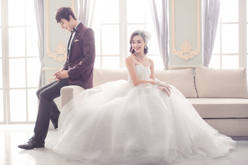 happiness, wife, togetherness, white, gown, love, woman, adult, wedding gown, color Image, korean style, heterosexual Couple, positive emotion, two People