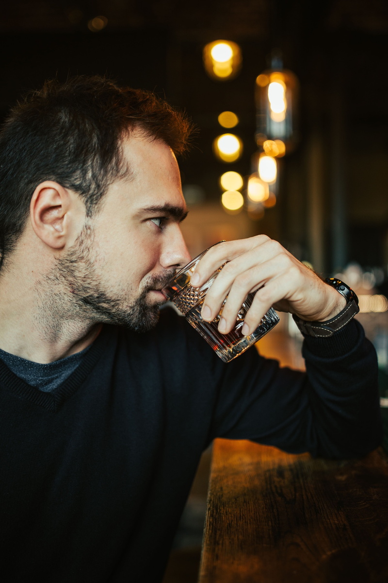 one Person, restaurant, mature men, only Men, elegant, one Man Only, adults only, focus on foreground, dark, refreshment, man, young Adult, beer - Alcohol