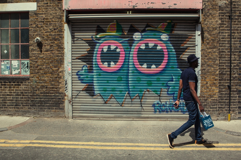graffiti, built structure, one person, 4K, wall, east, side view, photo, man, standing, street Art, day, creativity, men, urban Scene, bag, seen, street