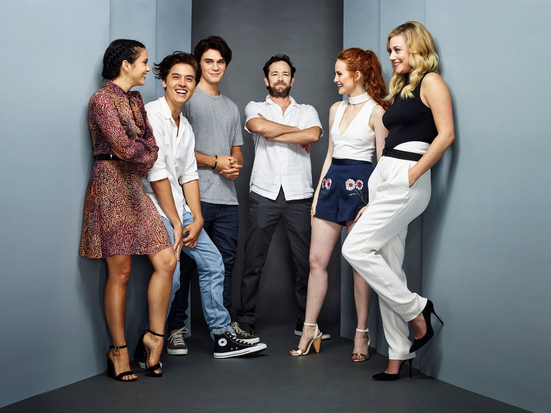 Lili Reinhart, togetherness, women, men, smile, young women, Cole Sprouse, Cheryl Blossom, young men, comic, young adult, actors, full length, adult, Riverdale