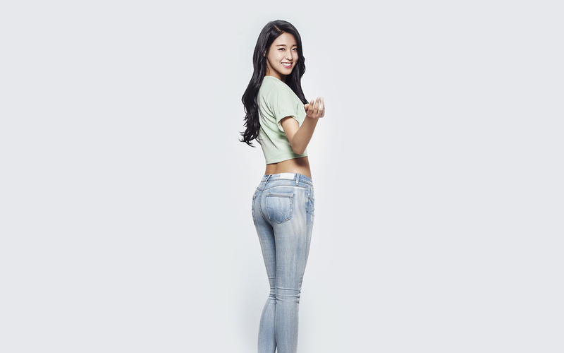 portrait, positive emotion, three quarter length, casual clothing, studio shot, young adult, cute, teenager, women, asian, smiling, emotion, one person