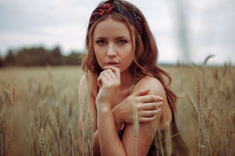 2K, depth of field, face, portrait, women outdoors, women, hairband