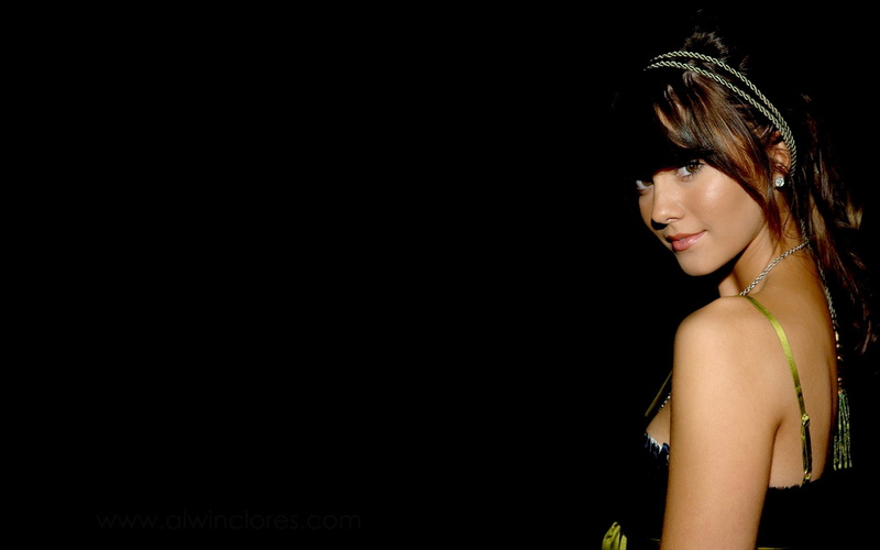 smiling, long hair, brown eyes, hairband, brunette, 1080P, black dress, hair in face, Mary Elizabeth Winstead, actress