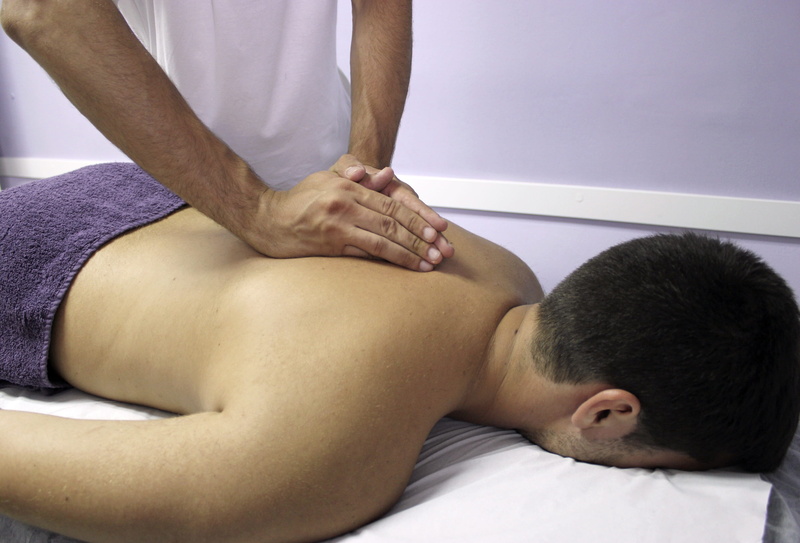 young men, indoors, therapy, health care, adult, massage, semi-dress, Osteopathy, relaxation, people, alternative therapy, massage therapist, shirtless