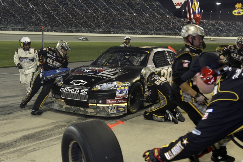 real people, stadium, headwear, pit crew, group of people, athlete, sport, speed, group, motor racing track, fast, 2K, engine, competitive sport, spectator