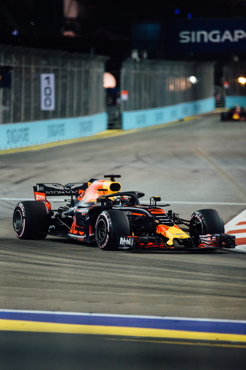 driver, engine, winning, motorsport, blur, montmelo , catalonia, action, 4K, sports Car, bokeh, sports Venue, driving, competition, championship, formula One Grand Prix