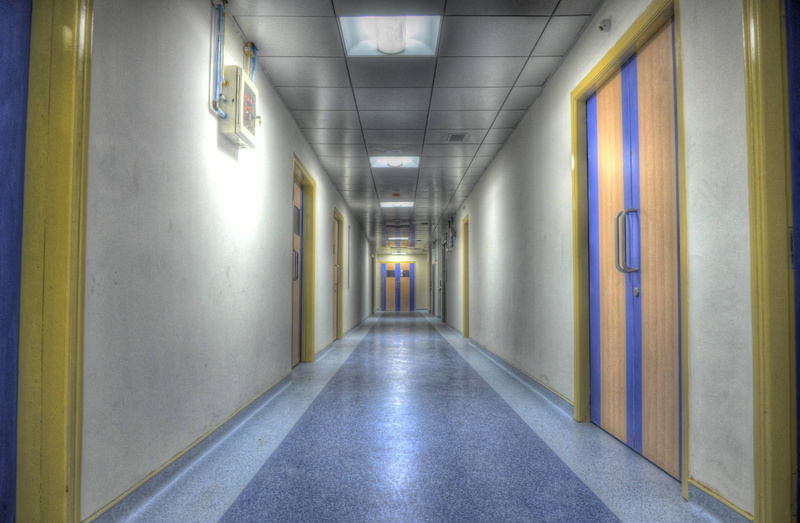electric light, the way forward, hallway, direction, indoors, absence, wall - building feature, building, long, fluorescent light, architecture, arcade