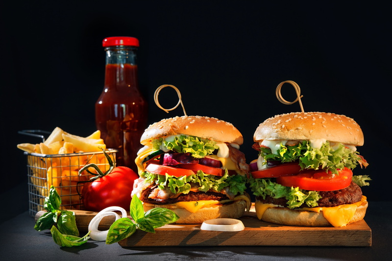 food, snack, 4K, tomato, bun, bread, ground beef, cheeseburger, burger, ready-to-eat, fast food, meat, meal, minced, sandwich, black background, burger 4k desktop best