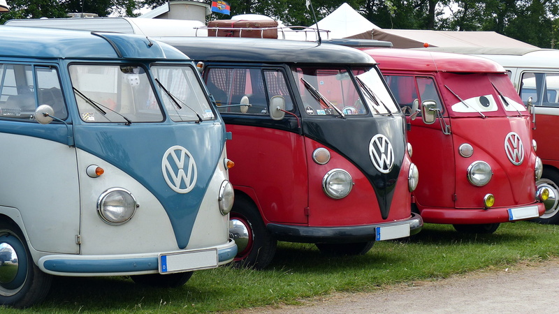cult, vw, volkswagen, day, vw bulli, mode of transportation, communication, grass, t, bulli, bus, transportation, 4K, oldtimer, plant, parking, car, outdoors