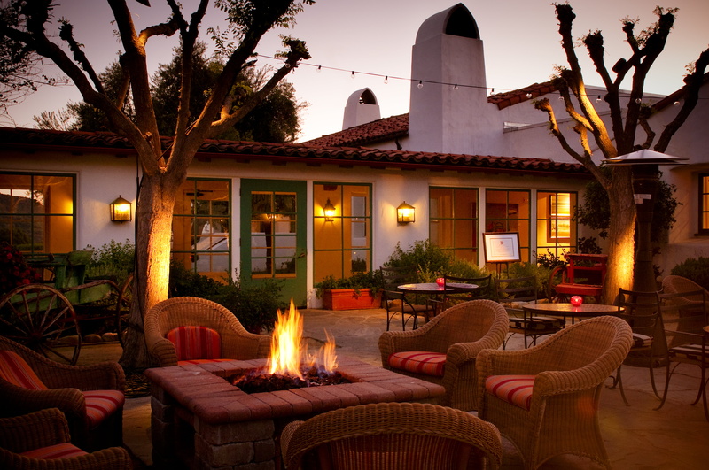 yard, painted, house, 5K, interior, chairs, exterior, tables, style, white, yellow, hearth, design