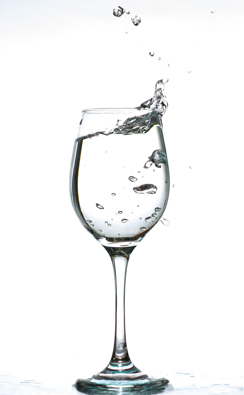 glass, goblet, wine glass, wineglass, refreshment, transparent, freshness, bubble, no people, close-up, glass - material, still life, drinking glass, wine