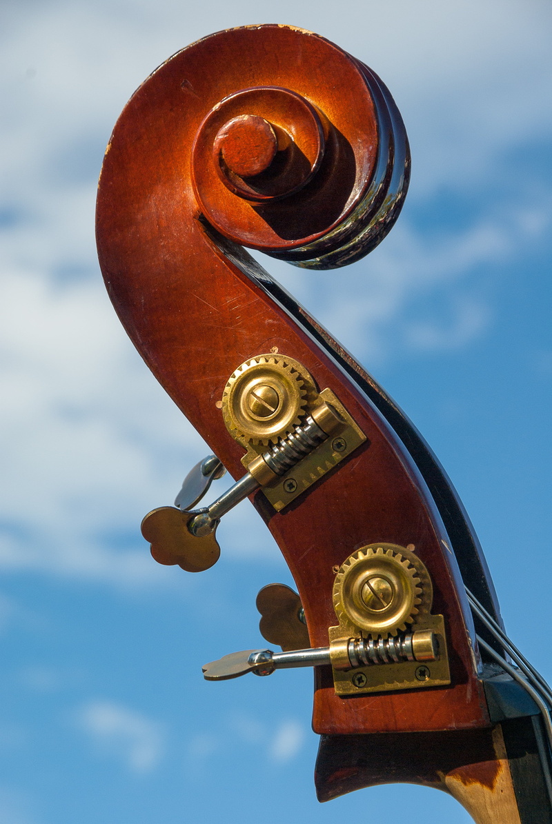 no people, communication, blue, musician, ankles, red, 4K, sky, outdoors, close-up, cello, violin, metal, musical equipment, focus on foreground, musical instrument string