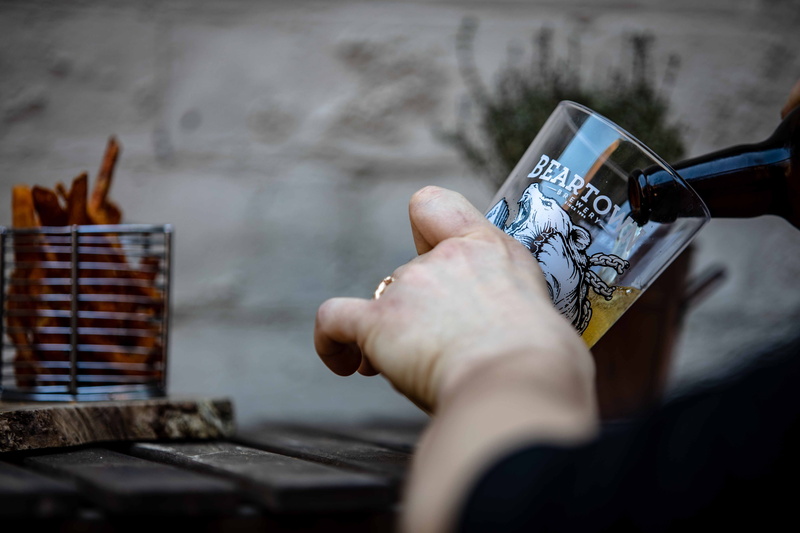 electronics, confectionery, preparation, liquid, selective focus, occupation, lighter, hand, tree, cup, coffee cup, day, pouring, incense, leisure activity