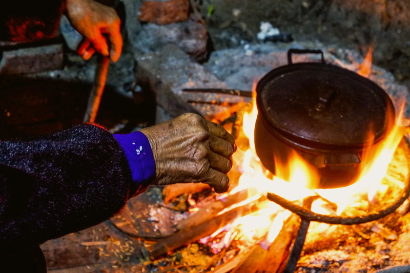 campfire, hearth, 4K, finger, flame, glowing, kitchen utensil, forge, kettle, human body part, household equipment, burning, boiling, fire - natural phenomenon