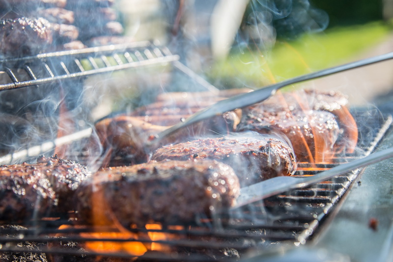 no people, meal, beef, meat, burning, 4K, heat, daytime, freshness, heat - temperature, nature, photography, close, picnic, hamburger, day, juicy, selective focus
