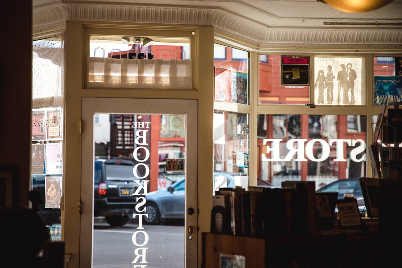 home decor, food, closed, bookstore, communication, sweets, built structure, automobile, vehicle, car, city, day, 5K, human, clock, cafe, retail, person