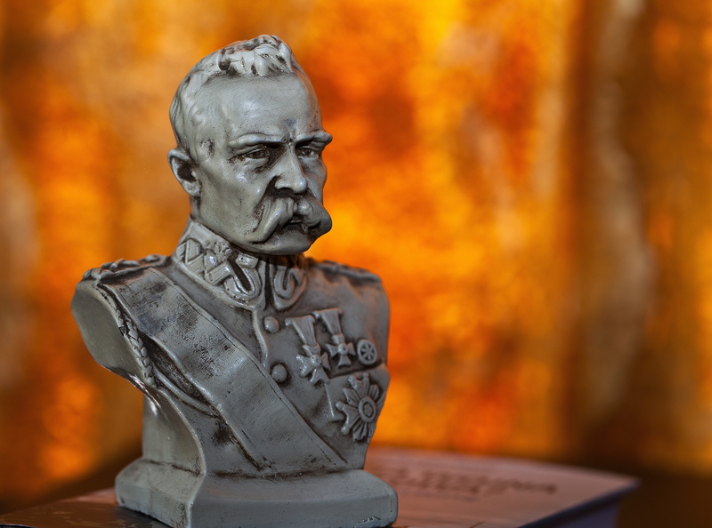 soldier, 4K, leader, craft, release, history, autumn, the statue, chief, spirituality, bust, belief, creativity, no people, politician, focus on foreground