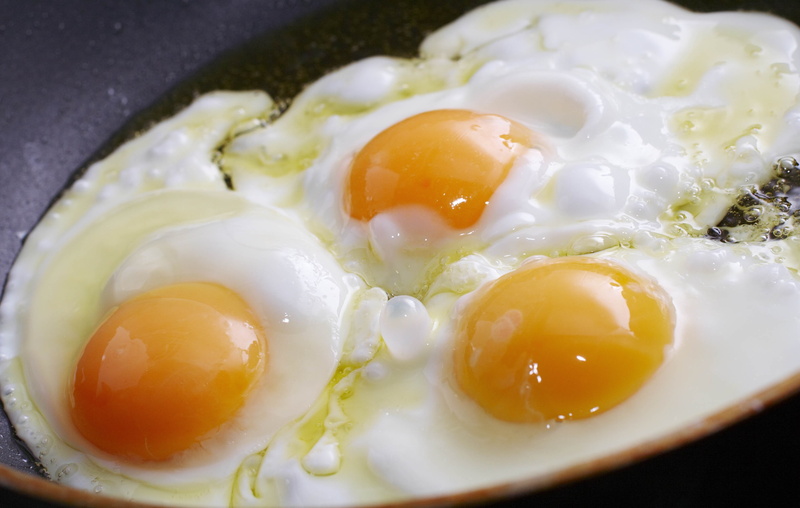 healthy Eating, dinner, cooking Pan, cholesterol, meal, lunch, yellow, egg, frying Pan, high angle view, 2K, bacon, sunny side up, indoors, cooked, close-up