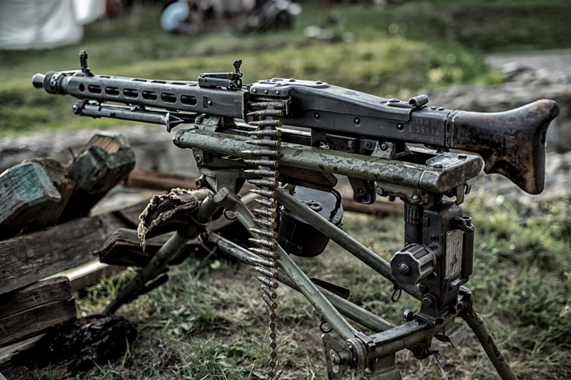 field, conflict, ammunition, machine gun, military, weapons, security, outdoors, (Machine gun 42), rifle, 1080P, architecture, plant, armed Forces, grass