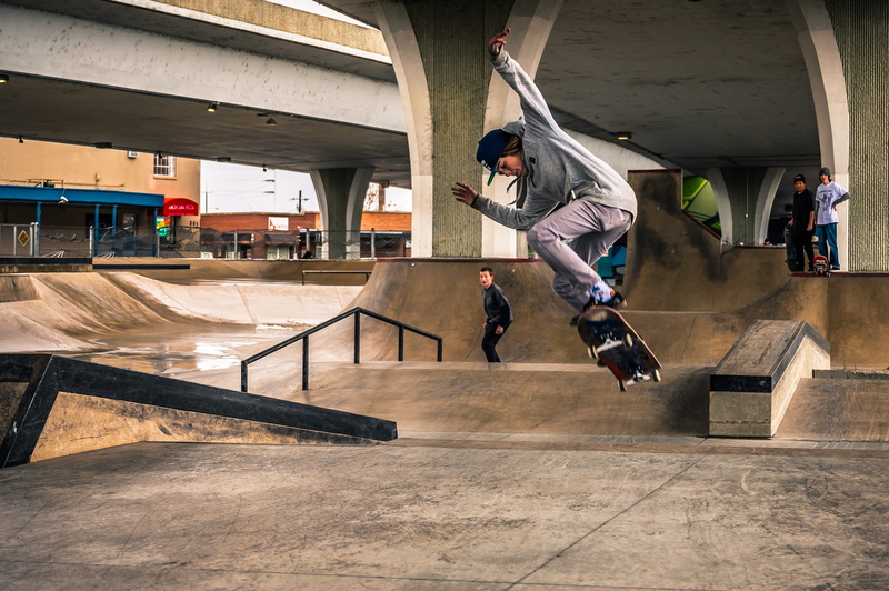 sports ramp, 4K, ramp, skill, extreme sports, skateboard park, built structure, leisure activity, danger, skaters, wear, city, teenager, woman, recreation