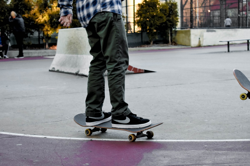 men, city, sports equipment, footwear, skateboard park, sneakers, jeans, sport, human leg, riding, skatepark, shoe, low section, outdoors, 5K, balance