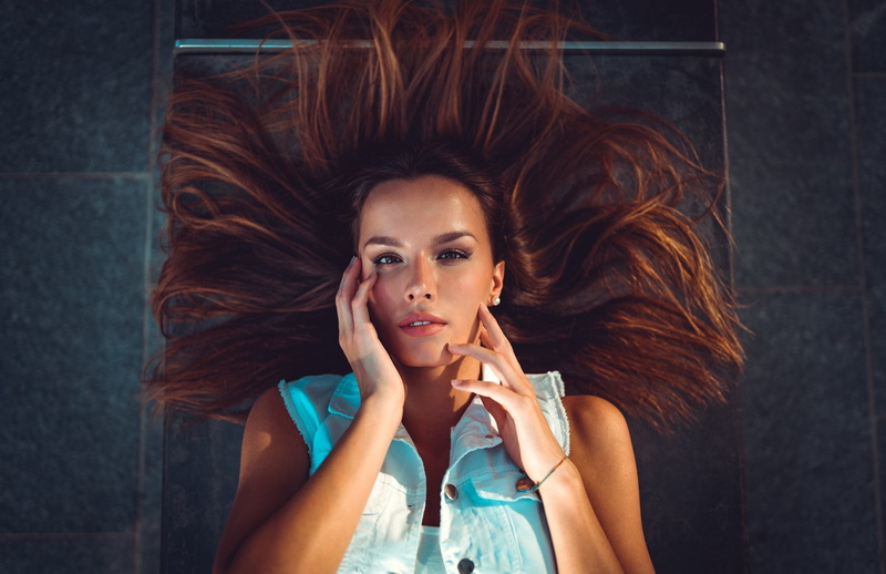 lifestyles, beauty, hairstyle, women, indoors, looking at camera, Marco Squassina, 1080P, fashion, beautiful woman, hair, young adult, headshot, model