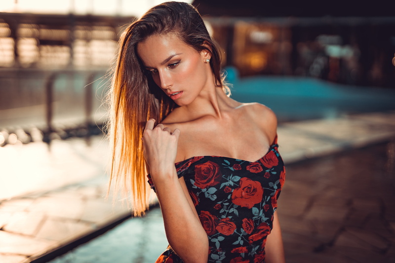 real people, swimming pool, 1080P, fashion, lifestyles, one person, hair, leisure activity, long hair, adult, beauty, outdoors, contemplation, looking