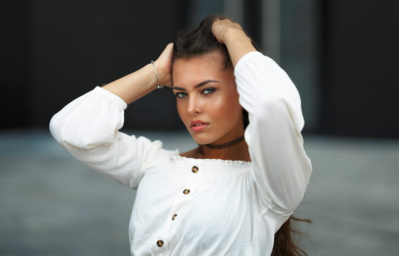 looking at viewer, 1080P, white shirt, Marco Squassina, brunette, people, open mouth, hands in hair, women, depth of field, choker, model, blue eyes