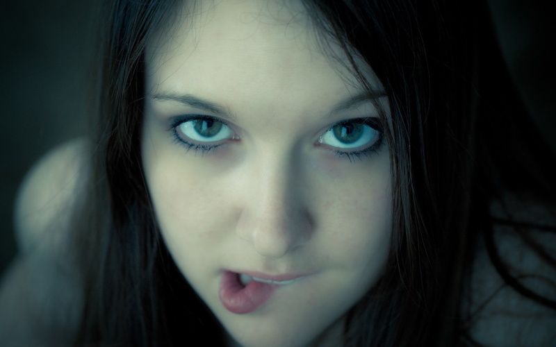 women, 2K, face, biting lip