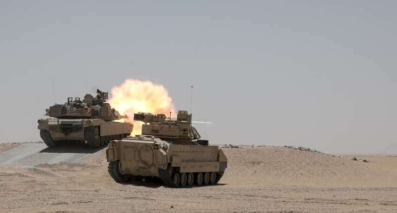 land, infantry fighting vehicle, 1080P, tank, copy space, explosive, armored tank, united states army, day, dirt, pollution, transportation, outdoors