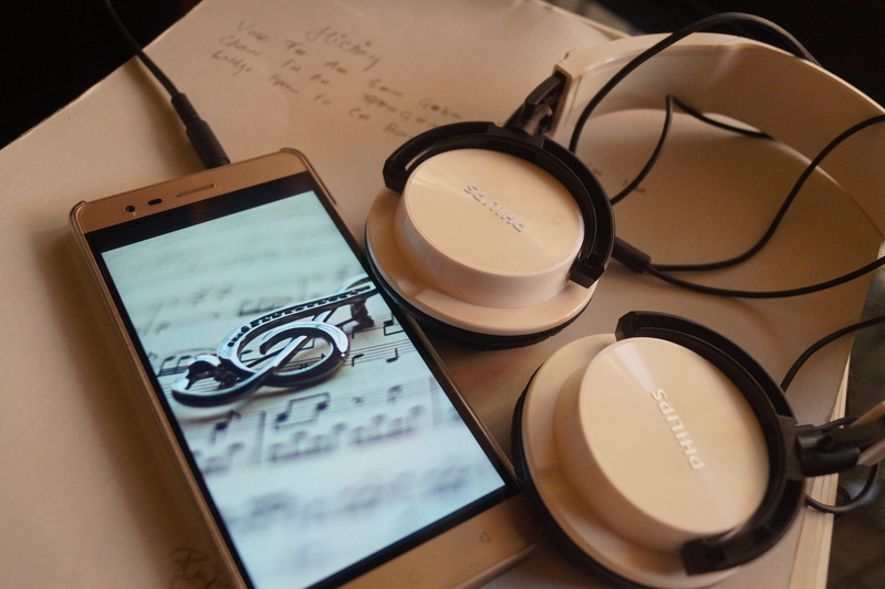 white, songs, vibek5note, business, paper, notes, connection, composers, wireless technology, digital tablet, musicallife, publication, table, musicians