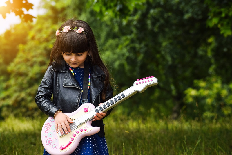 kid, photography, focus on foreground, human, creativity, happiness, day, electric, education, young, creative, offspring, outside, cute, smiling, pretty