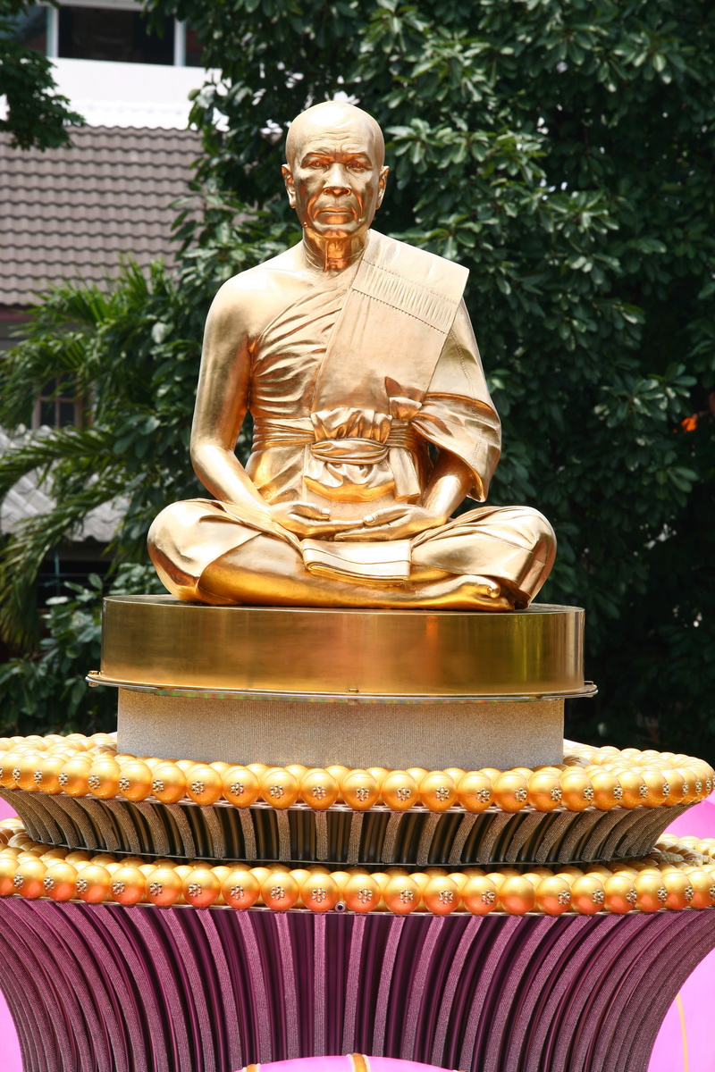 meditation, human representation, million, dhammakaya pagoda, monk, creativity, outdoors, spirituality, day, meditate, gold colored, budhas, wat, focus on foreground