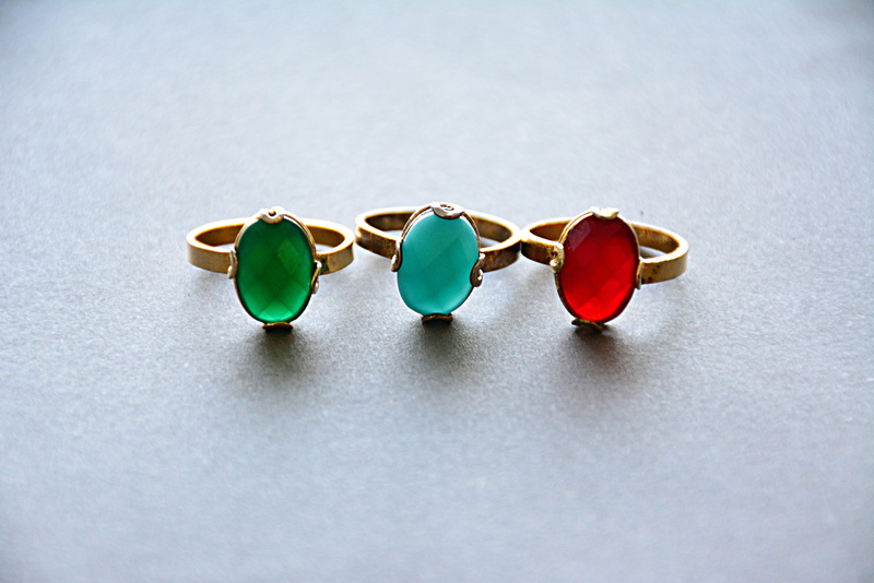4K, copy space, colored, close-up, necklace, sunglasses, gemstone, still life, rings, fashion, luxury, studio shot, group of objects, multi colored, ring