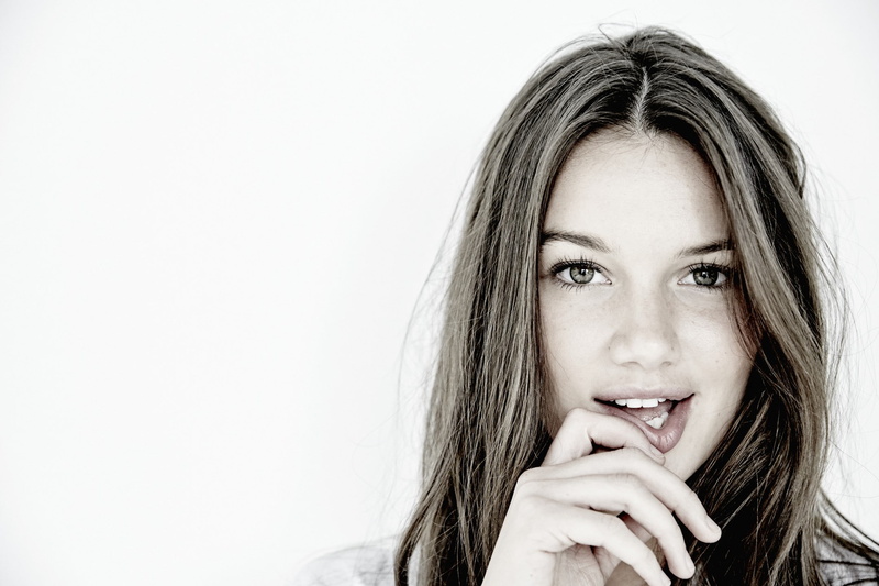 women, finger on lips, model, Hailey Outland, white background, looking at viewer, 1080P, long hair, open mouth