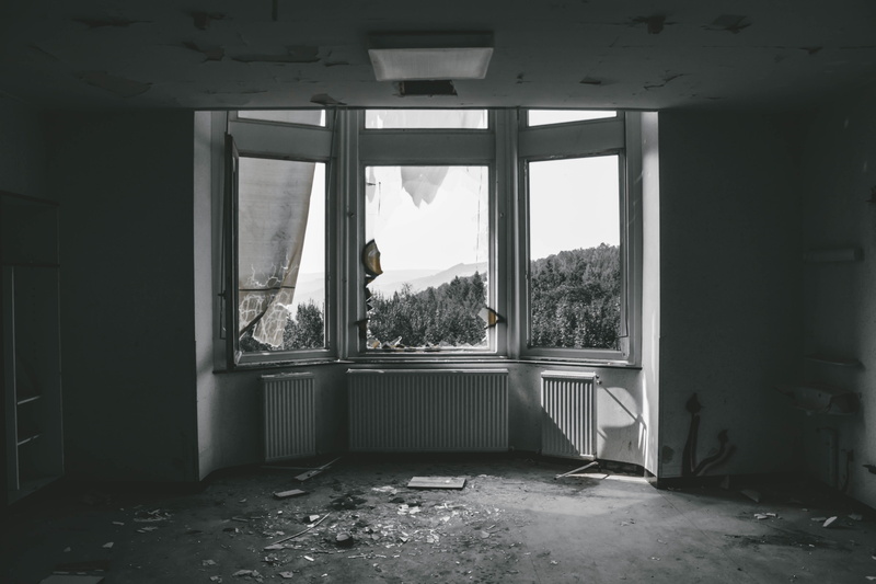 5K, flooring, inside Of, architecture, damaged, empty, house, dirty, window ledge, wall - Building Feature, light - Natural Phenomenon, dark, forgotten