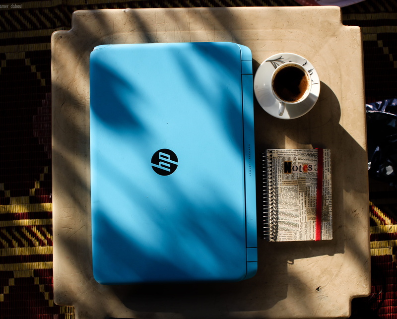 hp, technology, directly above, design, food and drink, indoors, coffee cup, business, mug, internet, caffeine, sunlight, color, 4K, paper, from above