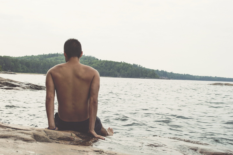 feet, young Men, sea, shorts, men, lake, 5K, guy, shoreline, young adult, black, adult, near, shirtless, sitting, adults Only, vacations, human Age, day